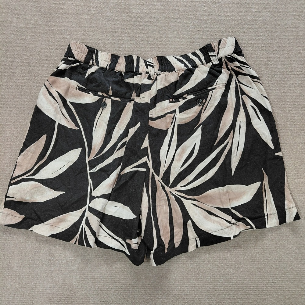 Time and Tru Womens MEDIUM Linen Hawaiian Floral Black Tan Shorts 4.5" Inseam - Picture 2 of 10